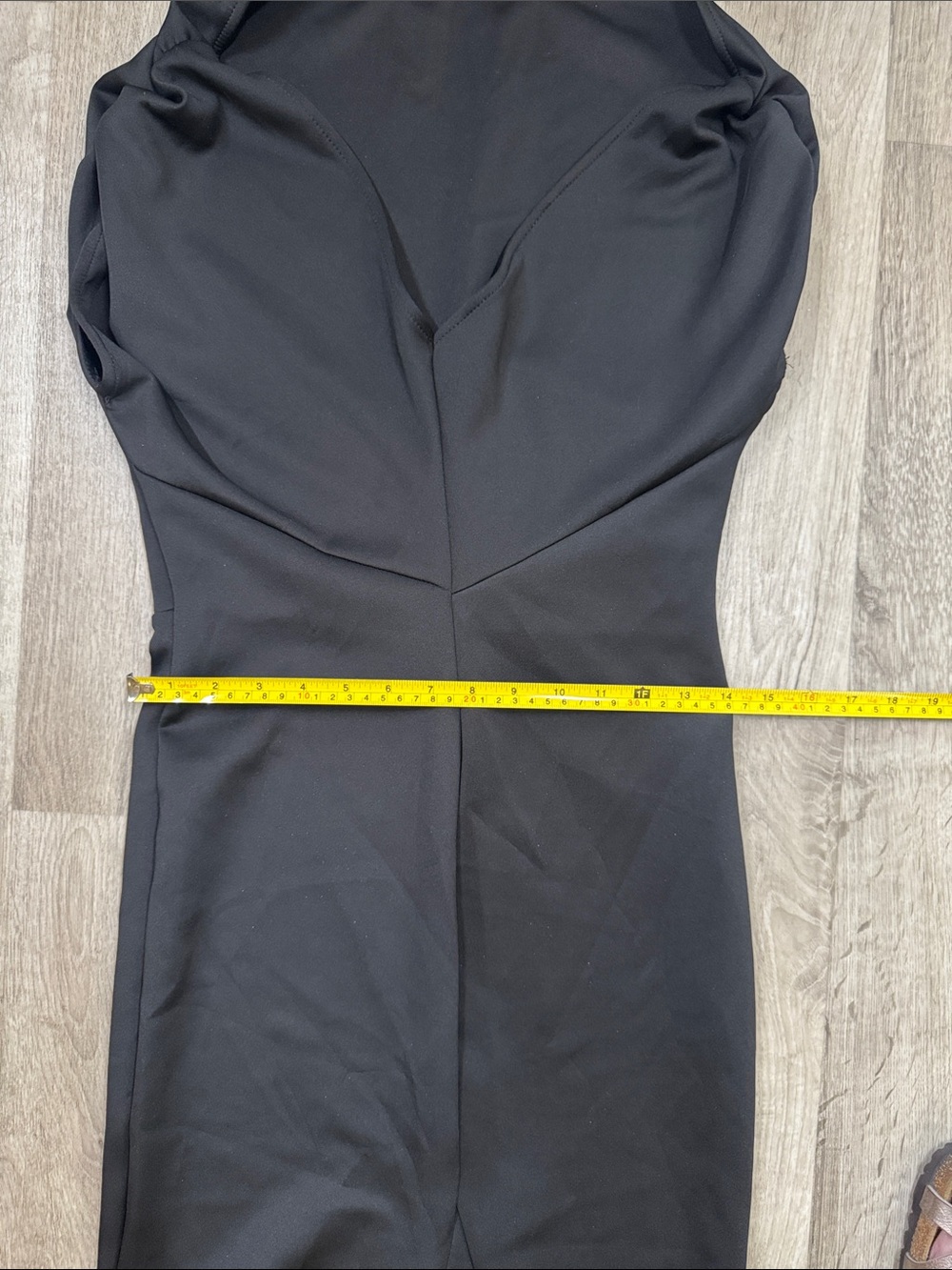 Elegant Black Strapless Mermaid Evening Dress - Picture 4 of 9